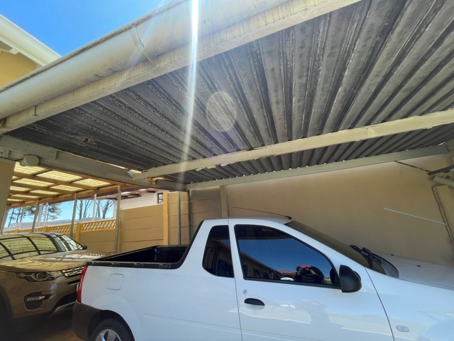 5 Bedroom Property for Sale in Baysville Eastern Cape